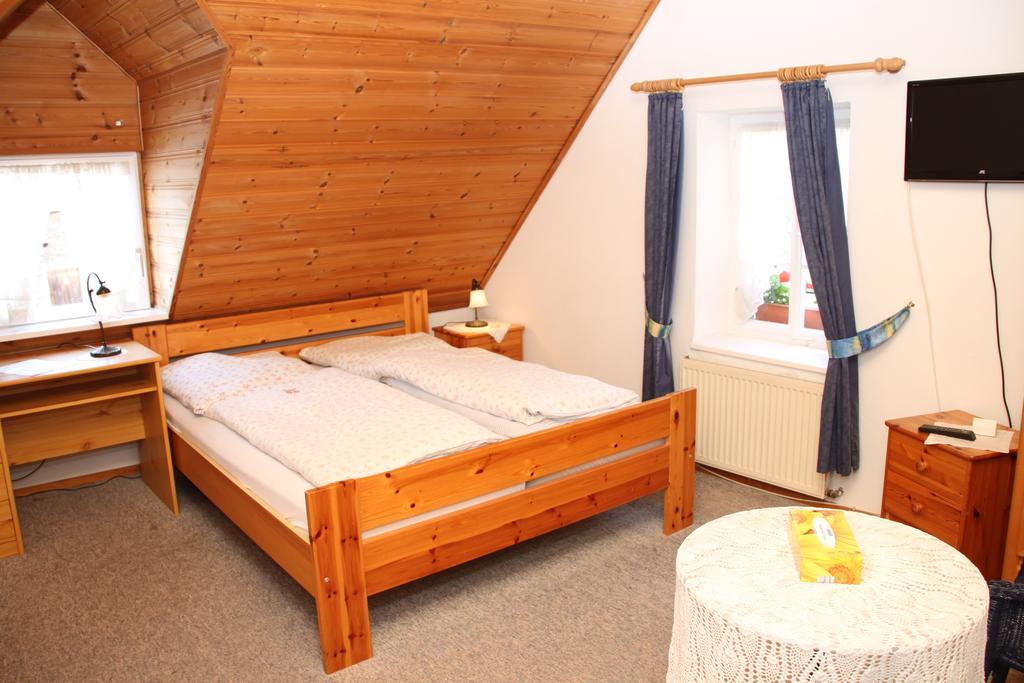 B&B zum Treppchen Lösnich Zimmer foto